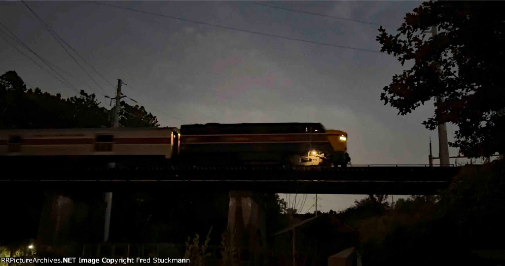 CVSR 6777 crosses Cascade Locks as the event train returns to Akron.